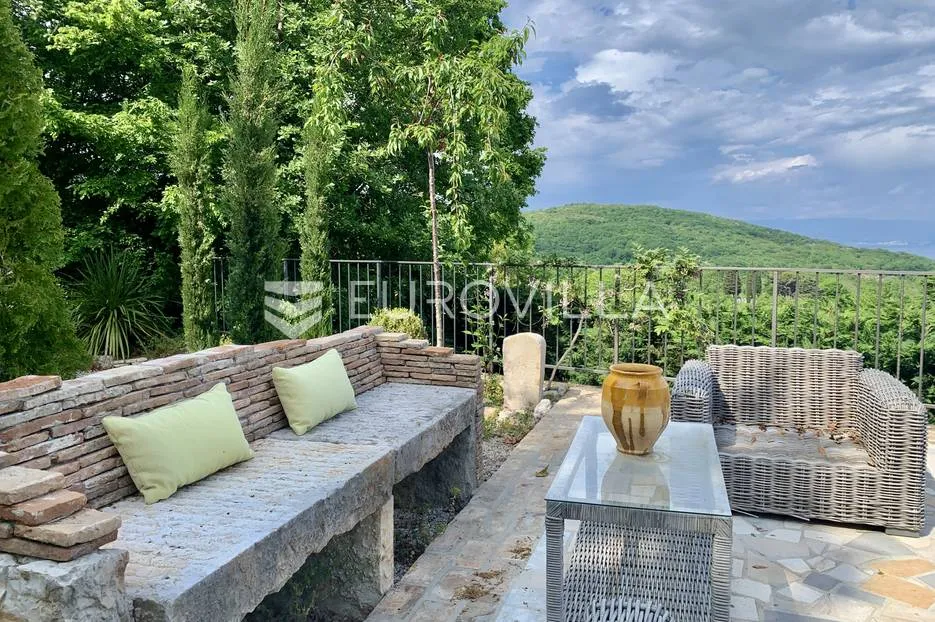 brseč - predivna luksuzna vila s bazenom i panoramskim pogledom na more - slika 8