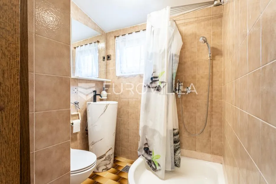 omiš, duće, prostrani dvosoban stan, 109,80 m² - slika 8