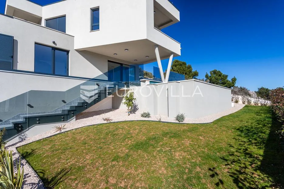 otok murter, betina, prekrasna villa s bazenom - slika 3
