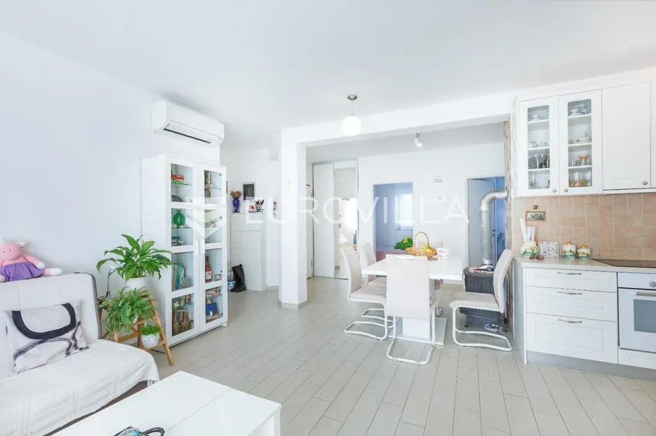 pula, moderan trosoban stan s apartmanom, vrtom i terasom, 136 m² - slika 7