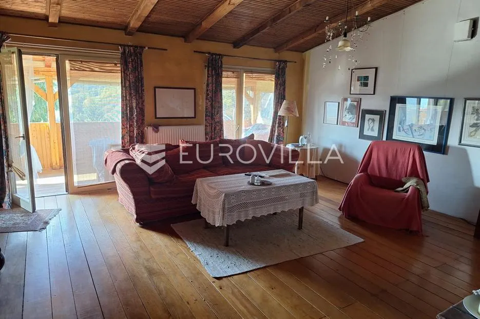 krašić, kuća 230 m2, 7215 m2 zemljišta - slika 2