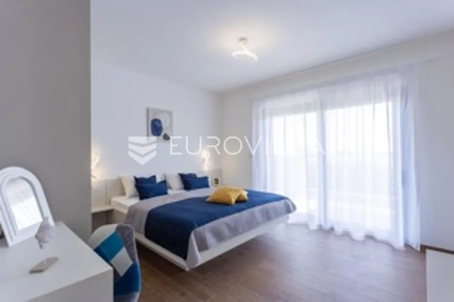 istra, smoljanci, kvalitetna i moderna samostojeća kuća, 208 m², grijani bazen 40 m² - slika 31