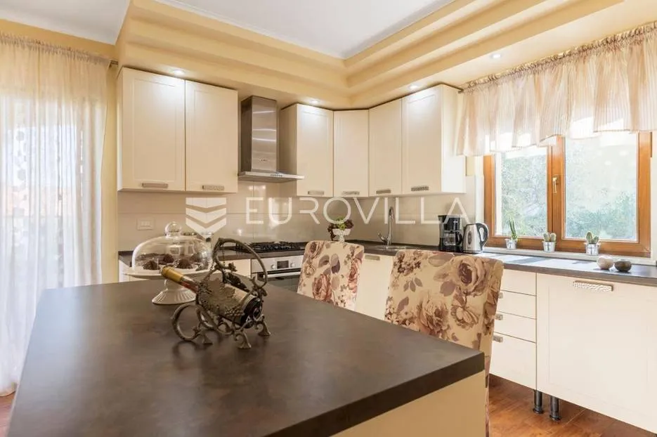 vodnjan, villa na mirnoj lokaciji s bazenom i vrtom - slika 19