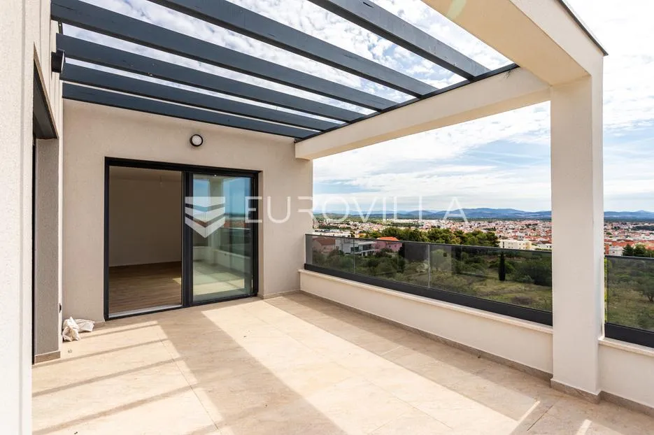 vodice, s1, luksuzan četverosoban stan s bazenom, garažom i panoramskim pogledom na more - slika 15