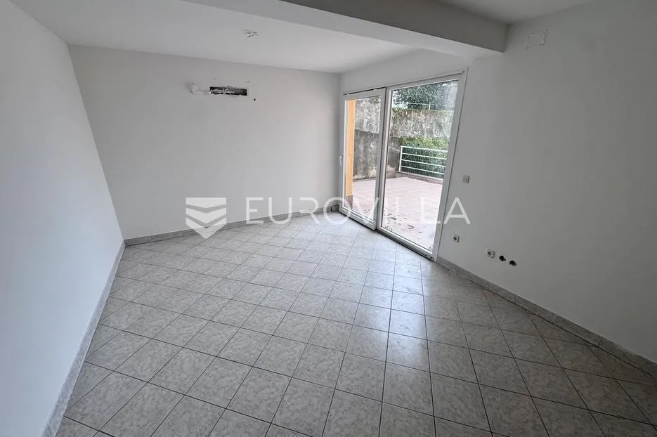 otok krk, njivice, četverosoban stan 79 m², terasa s pogledom na more - slika 2