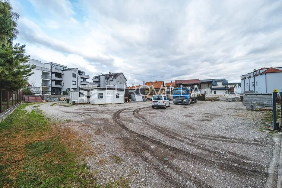 zagreb, rudeš, uređeno zemljište površine 1411 m² - slika 1