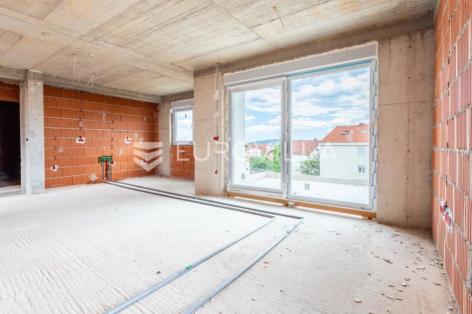 kaštel lukšić, trosoban penthouse s krovnom terasom i dva parkirna mjesta - slika 20