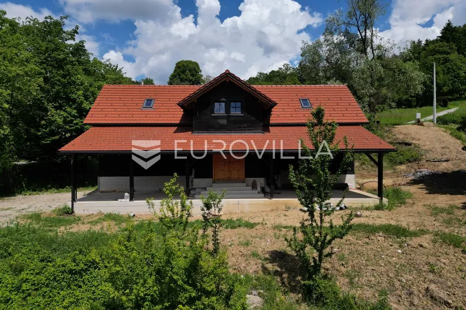 samobor, grdanjci, prostrana kuća 180 m² na zemljištu površine 2127 m² - slika 1