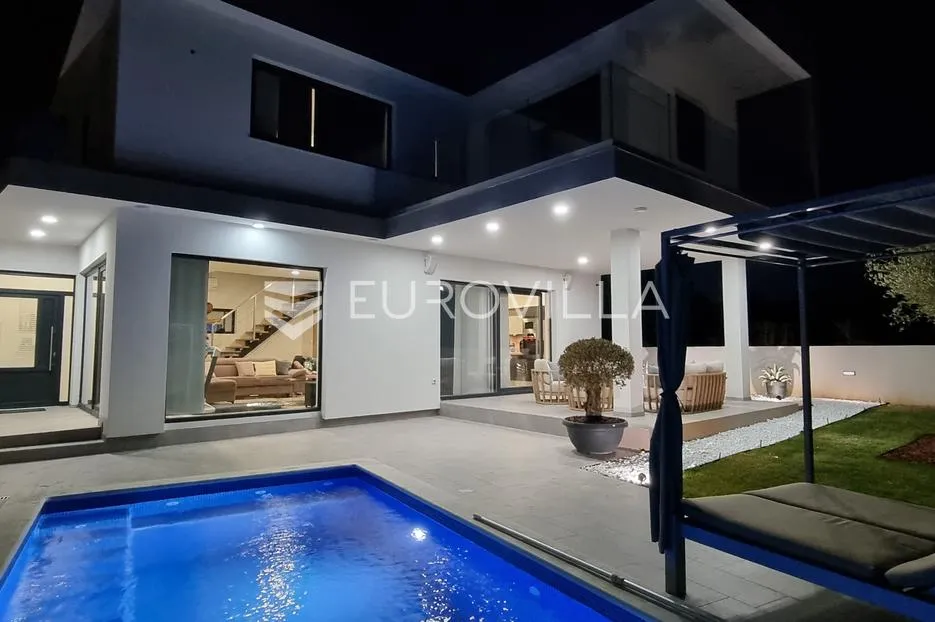 istra, svetvinčenat, moderna vila nkp 160 m2 s bazenom okružena zelenilom u mirnom naselju - slika 15