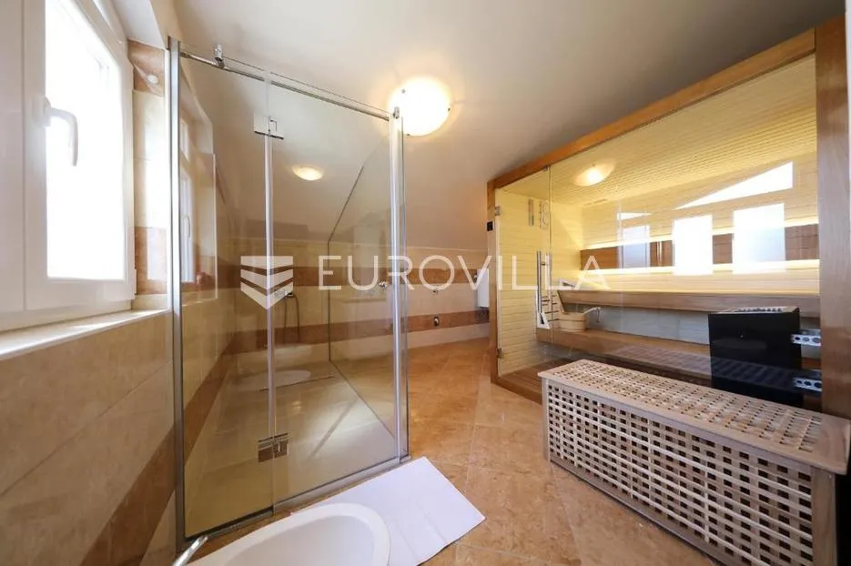 zadar, privlaka, prekrasna villa s velikim potencijalom - slika 13