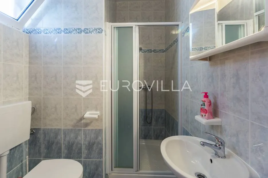 istra, rovinj, apartmanska kuća, 13 stanova, uhodani biznis, odlična prilika - slika 32