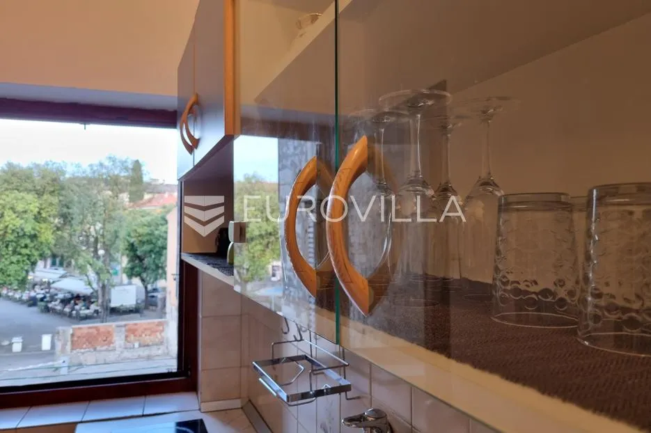 pula, zgrada sa 4 stana po 40 m2 u centru grada - pogodna za najam - slika 31