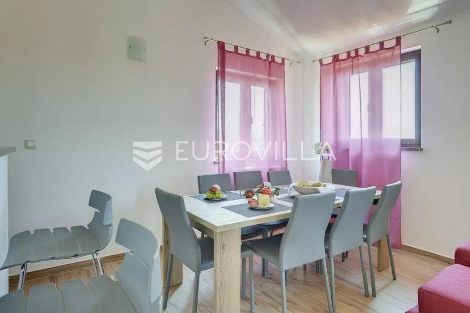 pula, valdebek, samostojeća kuća s bazenom i lijepom okućnicom, 386 m² - slika 23