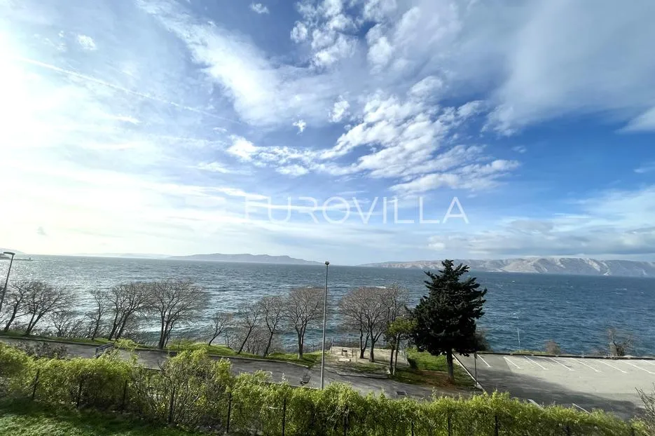 Senj, jedinstvena investicijska prilika 734 m², u prvom redu do mora