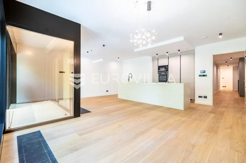 zagreb, donji grad, centar, luksuzan četverosoban stan s loggiom, terasom i vrtom 150 m² - slika 2