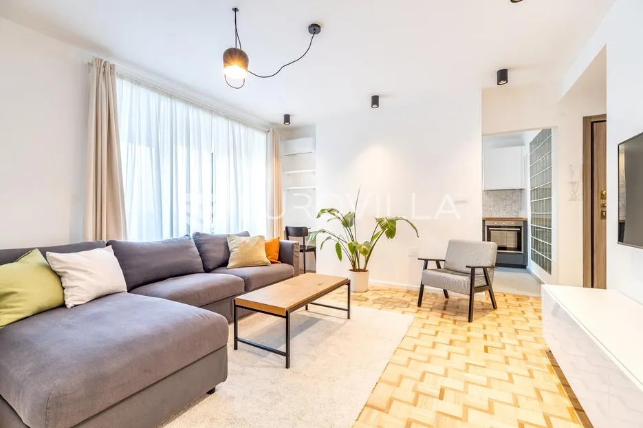 Zagreb, Maksimir, novoadaptiran dvosoban stan 47 m² s balkonom