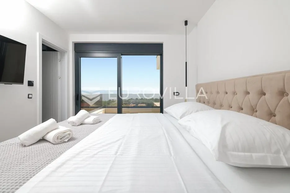zadar, maslenica, luksuzna vila s bazenom i neometanim pogledom na more 254 m² - slika 30