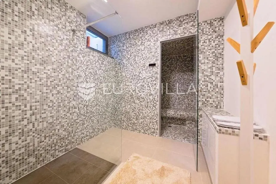 istra, poreč - moderna luksuzna vila udaljena 500 m od mora - slika 18
