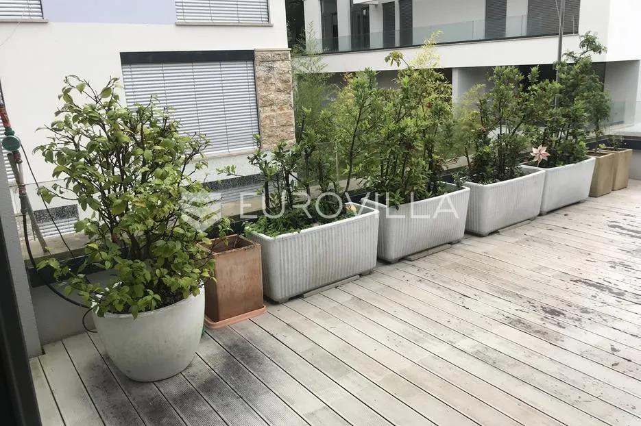 istra, rovinj, luksuzni penthouse nkp 186m2 na super lokaciji s dva garažna mjesta - slika 19