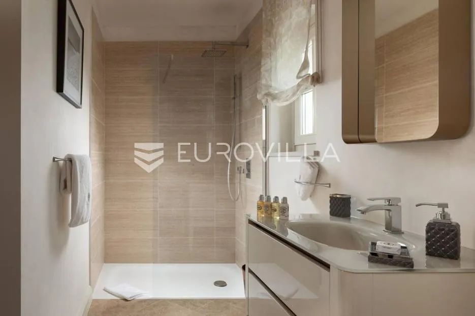 istra, vabriga - ekskluzivna, unikatna vila bezvremenske ljepote nkp 357m2 - slika 33