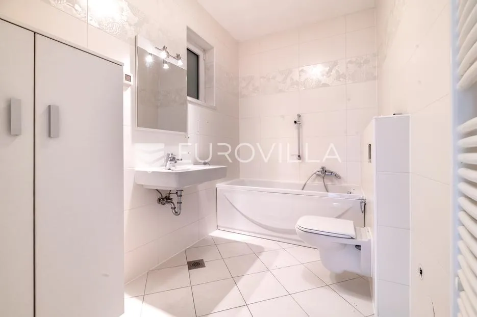 zagreb, gajnice, poslovna zgrada novije gradnje s tri stana, vrtom, ostavom i garažom, 453 m² - slika 8