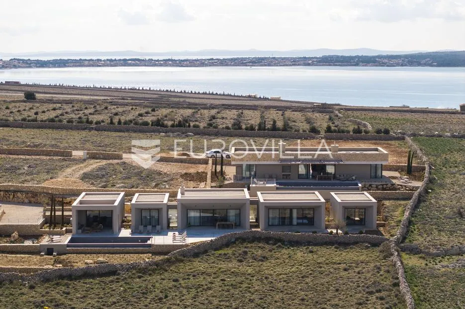 pag, povljana, villa s bazenom i pogledom na more - slika 20