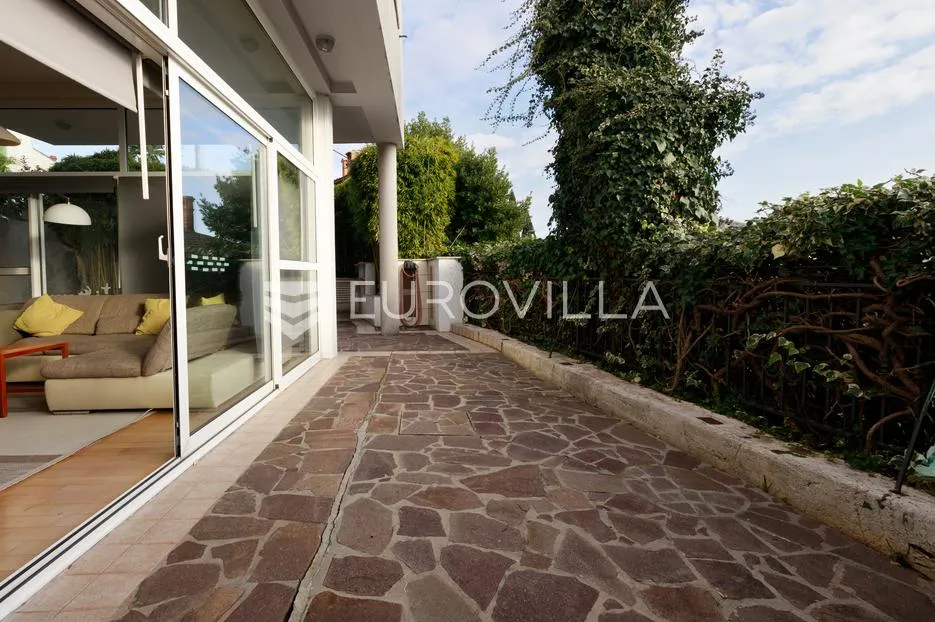 opatija, centar, dvoetažan stan 147 m², vrt, pogled na more - slika 28