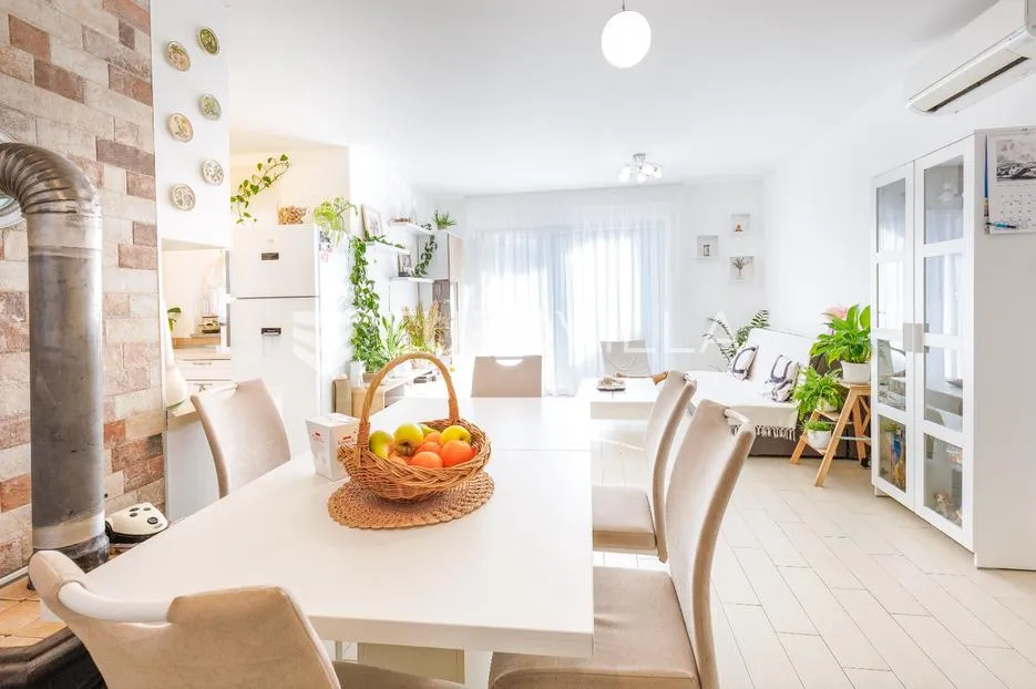 pula, moderan trosoban stan s apartmanom, vrtom i terasom, 136 m² - slika 6