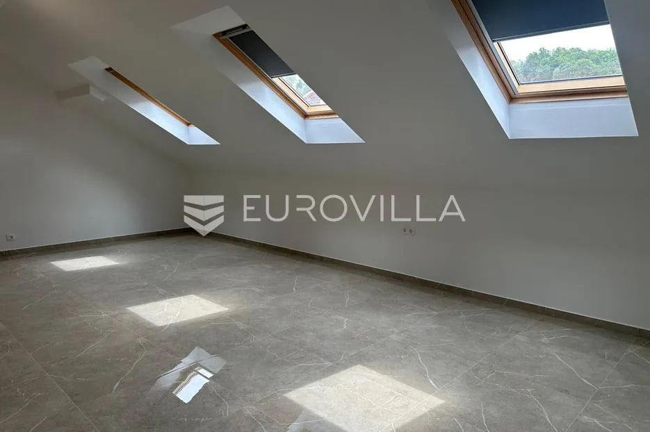 požega, sv.roka, četverosoban stan 83 m² - slika 11