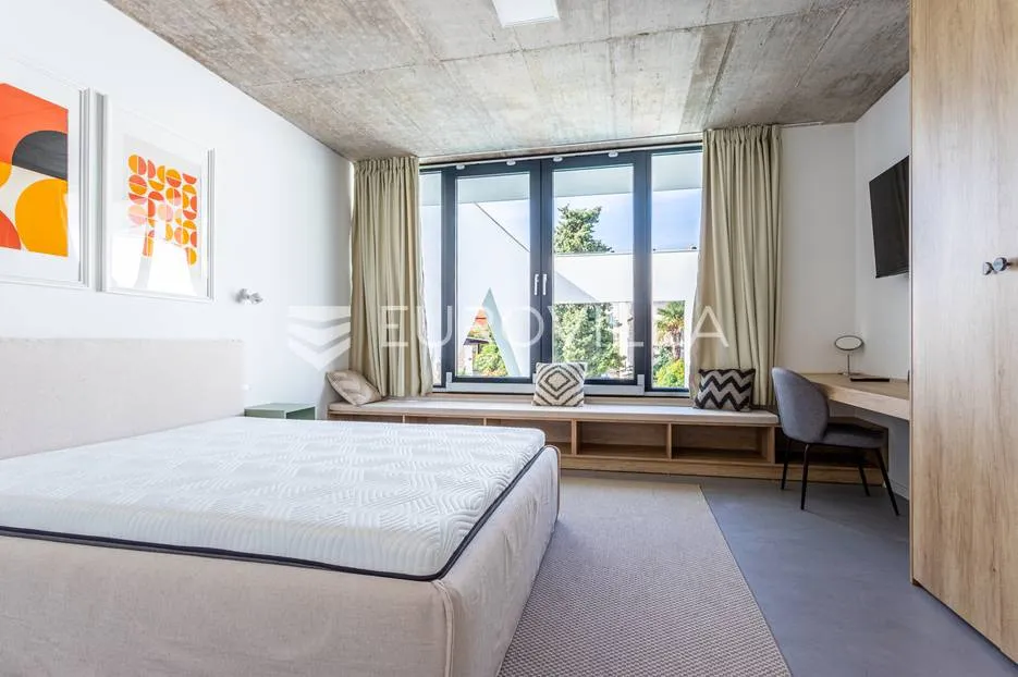 brač, moderna, luksuzna vila s bazenom - slika 12