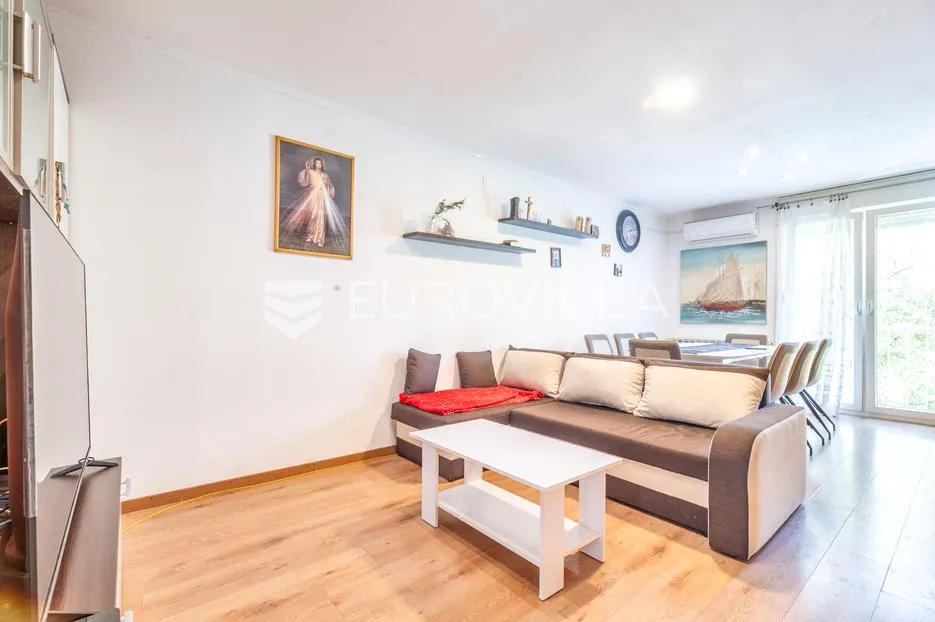 zagreb, voltino, prekrasan dvosoban stan 51 m2 - slika 2