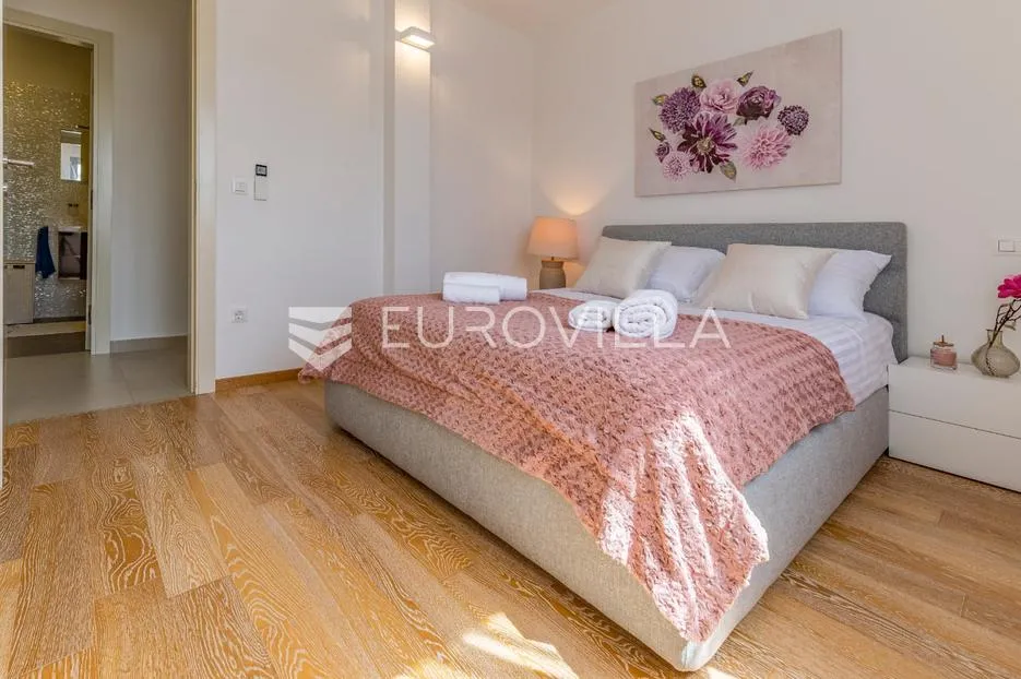 istra, rovinj, moderan stan 88 m² s dvije spavaće sobe s garažom i parkingom, pogled more - slika 11