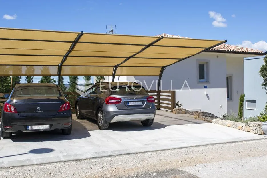 istra, labin, prekrasna vila s pogledom na more prepuna sadržaja - slika 33