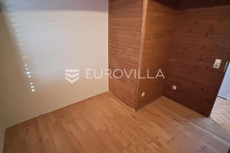 pula, šikići, prostrana kuća s tri etaže - slika 22
