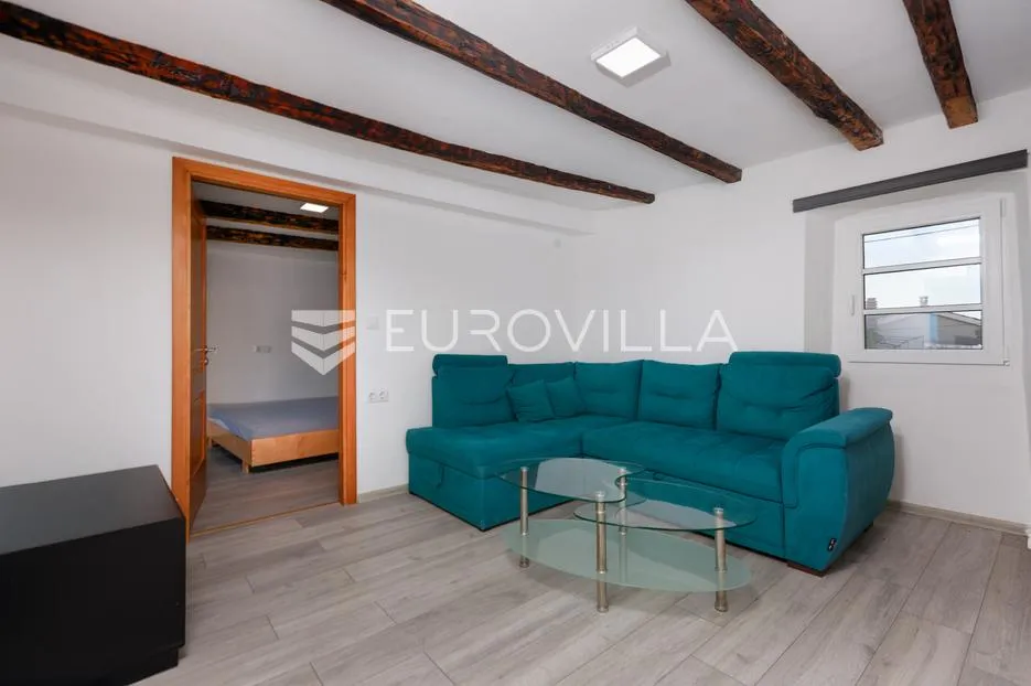 Krk, Milohnići, dvojna kamena kuća sa dvoetažnim trosobnim stanom 80 m² - Milohnići, Krk