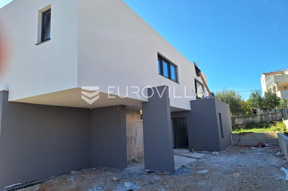 kaštel novi, moderna vila u izgradnji s bazenom i pogledom na more - slika 19