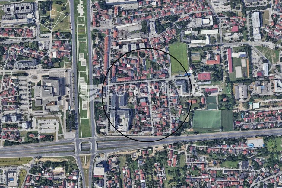 Zagreb, Kruge, građevinsko zemljište 378 m² s postojećom kućom