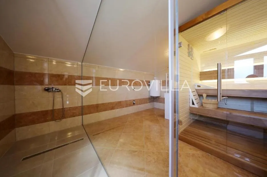 zadar, privlaka, prekrasna villa s velikim potencijalom - slika 11