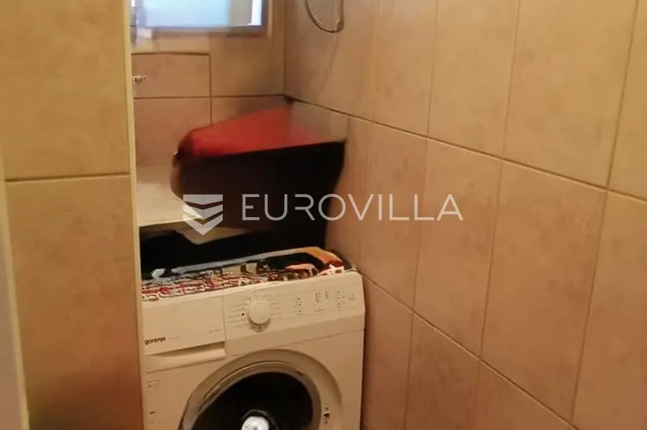 novi vinodolski, dvosoban stan 57 m², samo 150 m od mora, balkon, pogled - slika 8