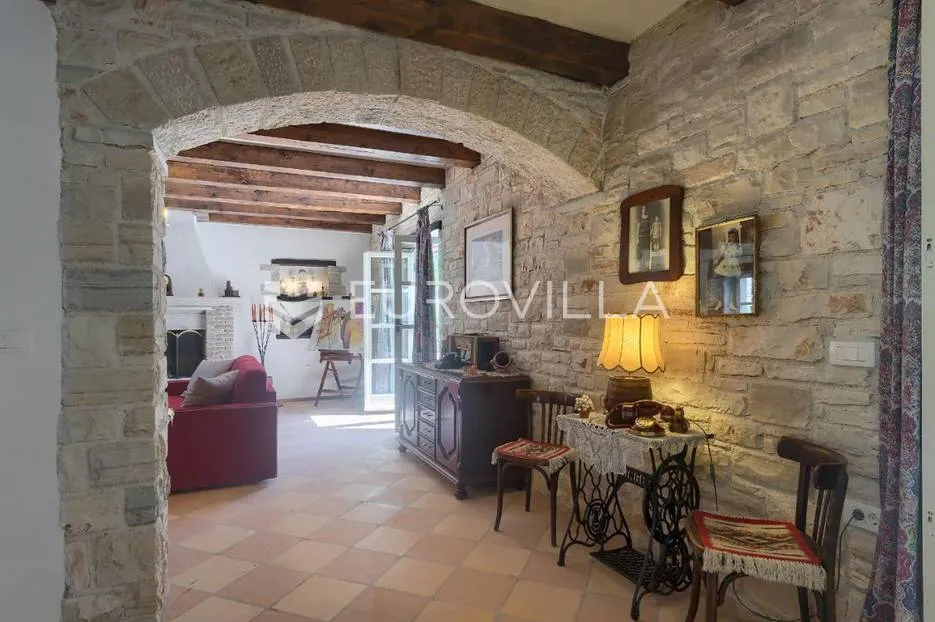 istra, tinjan, elegantna kamena vila s bazenom, iznimne kvalitete gradnje - slika 29