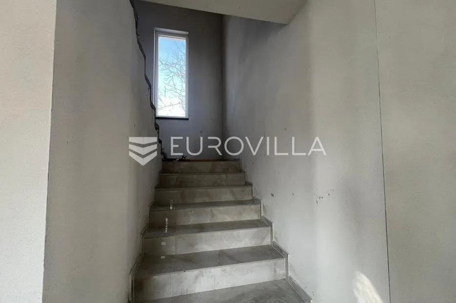 istra, svetvinčenat, kvalitetna moderna kuća 180 m² s bazenom 24 m² i garažom - slika 23