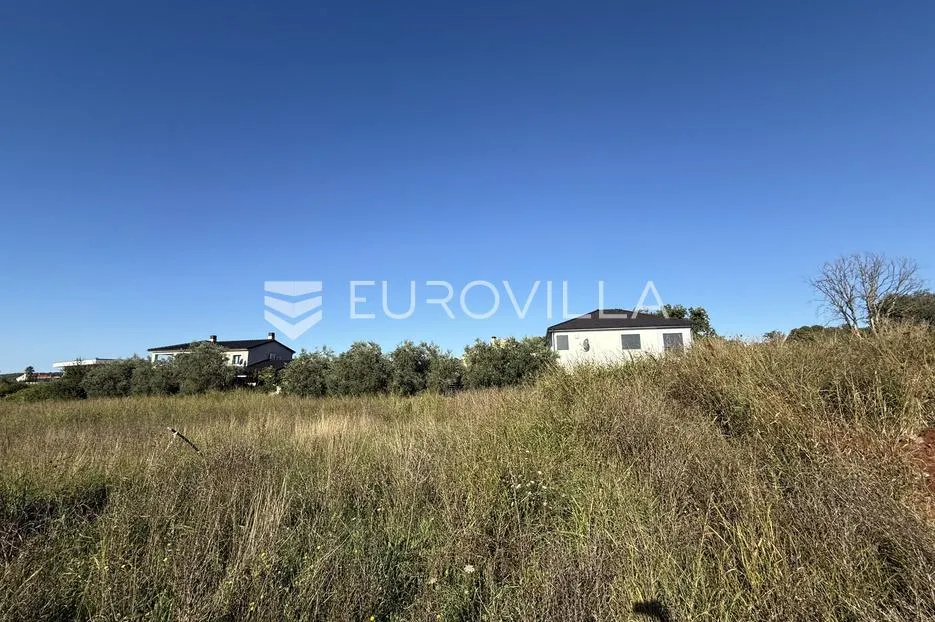 istra, pomer - građevinsko zemljište na izoliranoj lokaciji na 200 m od mora, 952 m2 - slika 2