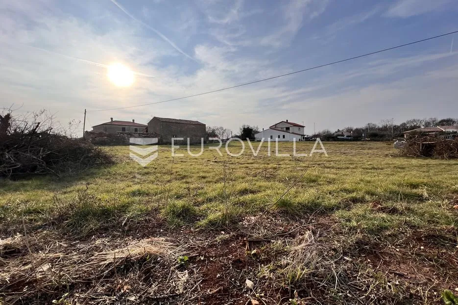 Marčana, Loborika, građevinsko zemljište 634 m² na odličnoj lokaciji s putem - Loborika, Marčana