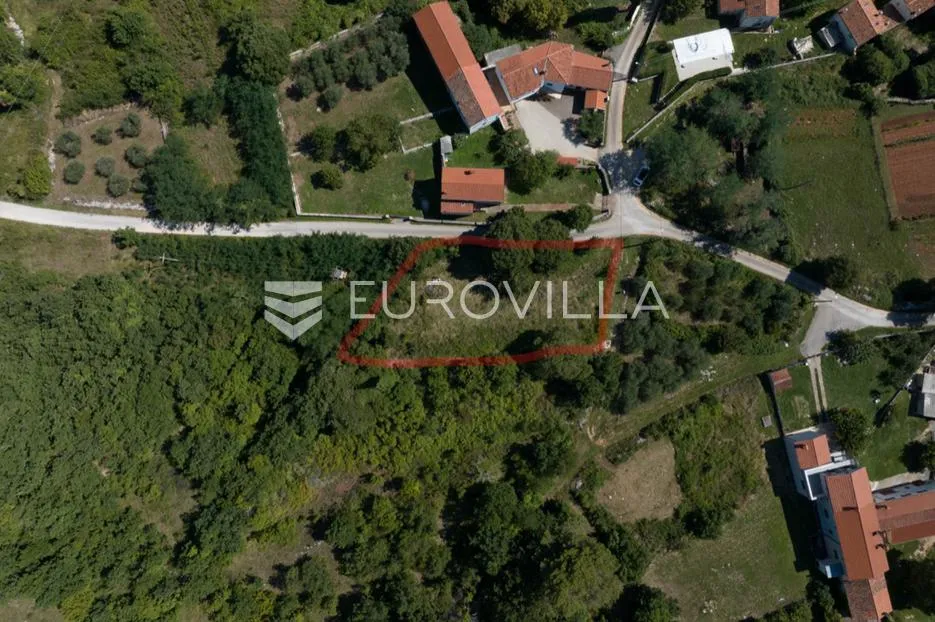 Istra, Poreč okolica - zemljište s građevinskom dozvolom i projektom kuće s bazenom - Baderna