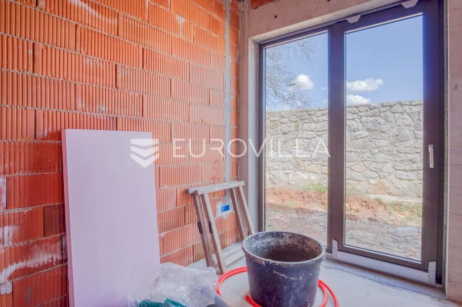 istra, okolica bala, kamena dizajnerska kuća 176 m² s bazenom - slika 15