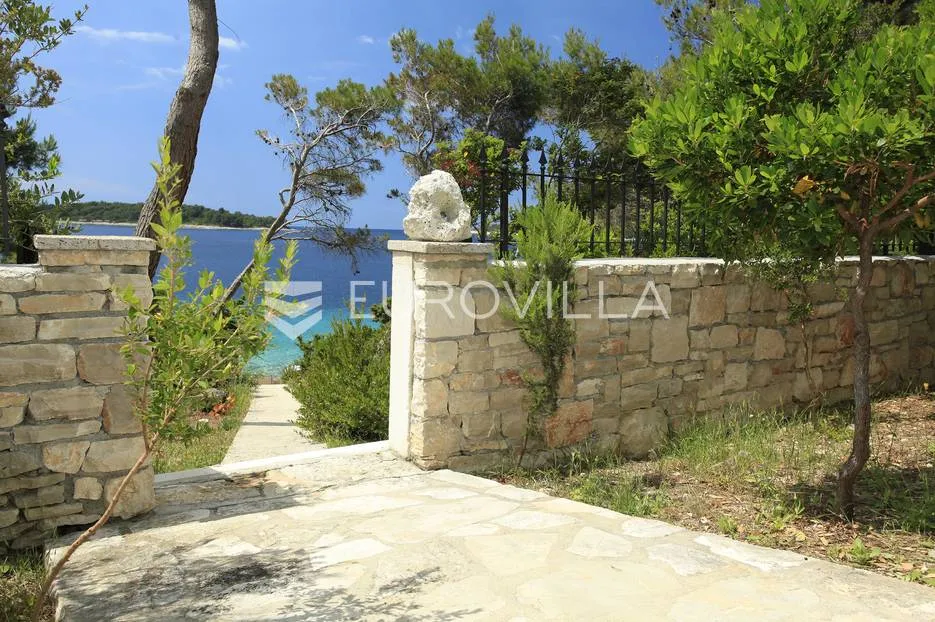 korčula, lijepa dalmatinska kuća uz more s bazenom - slika 19