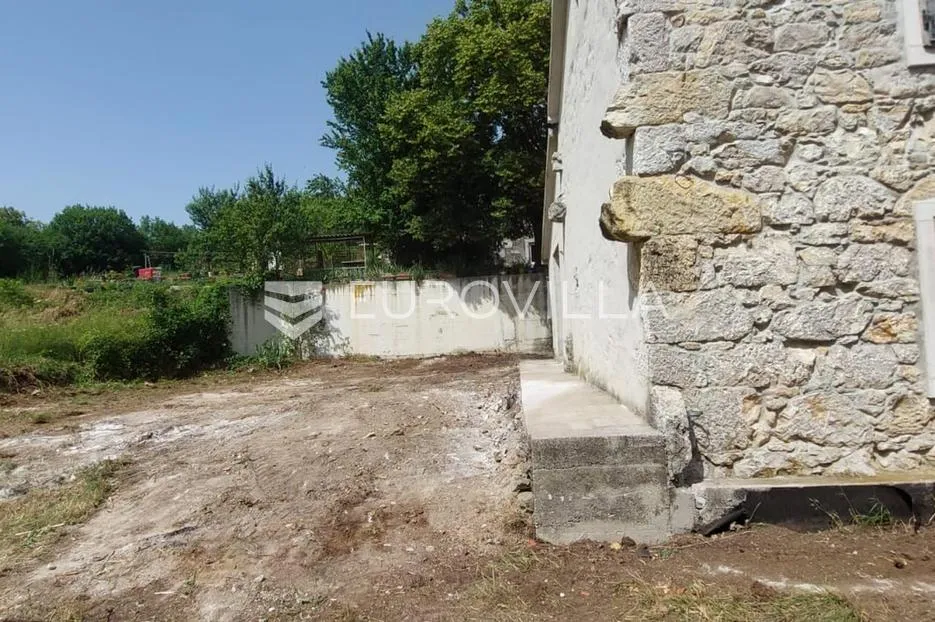 istra, roč, kamena starina s gospodarskim objektima i poljoprivrednim terenom - slika 11