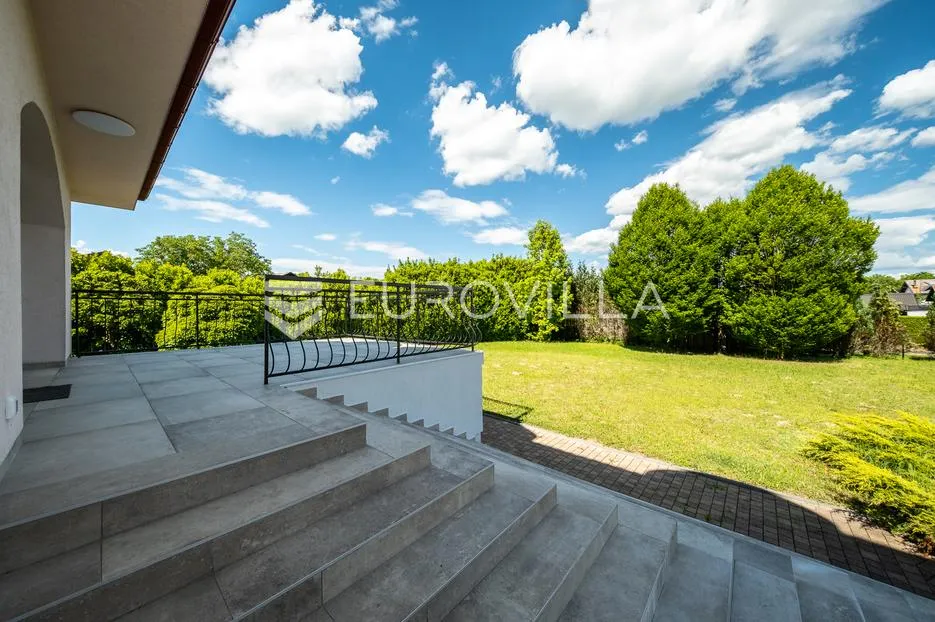 samobor, perivoj, obiteljska vila netto površine 323 m² na zemljištu 2.087 m² - slika 35