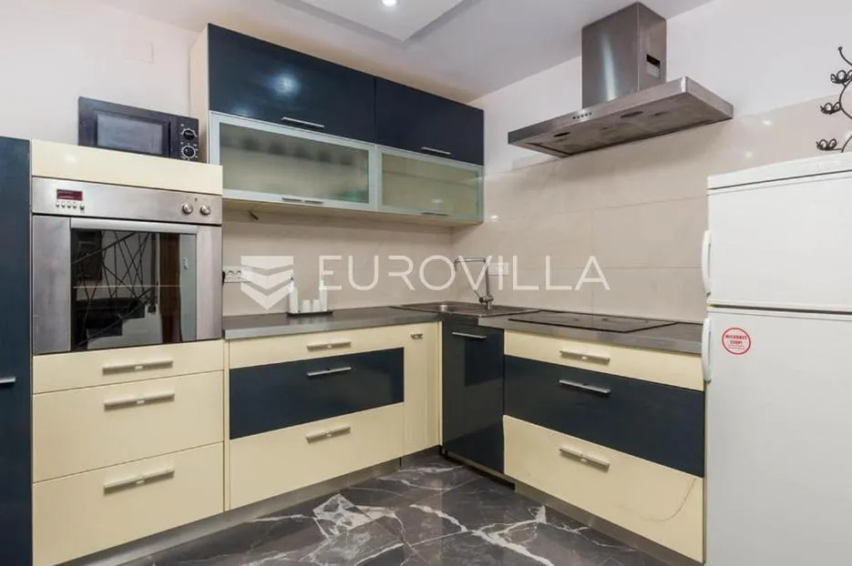 matulji, jurdani, predivno imanje sa četiri adaptirane kuće - slika 20
