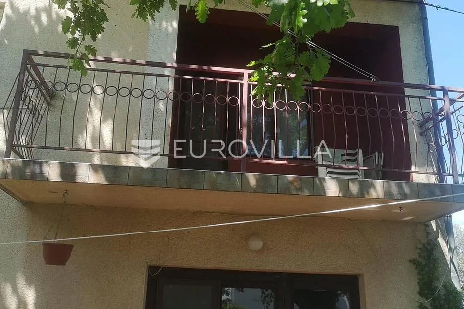 medulin, velika samostojeća kuća na okućnici od 550 m2 - slika 7